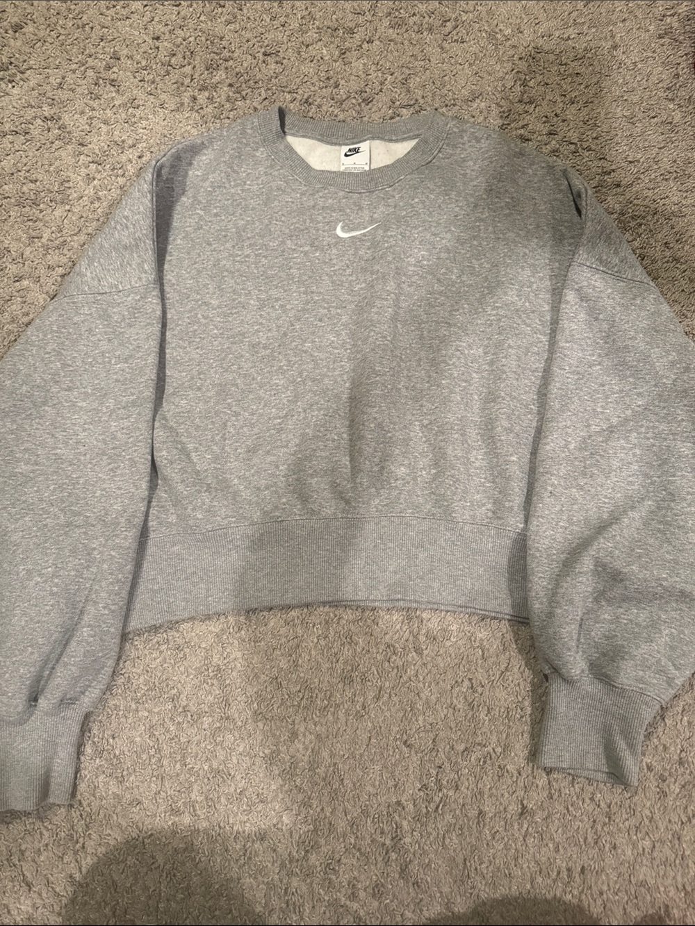 Nike women’s center swoosh cropped fleece sweatshirt